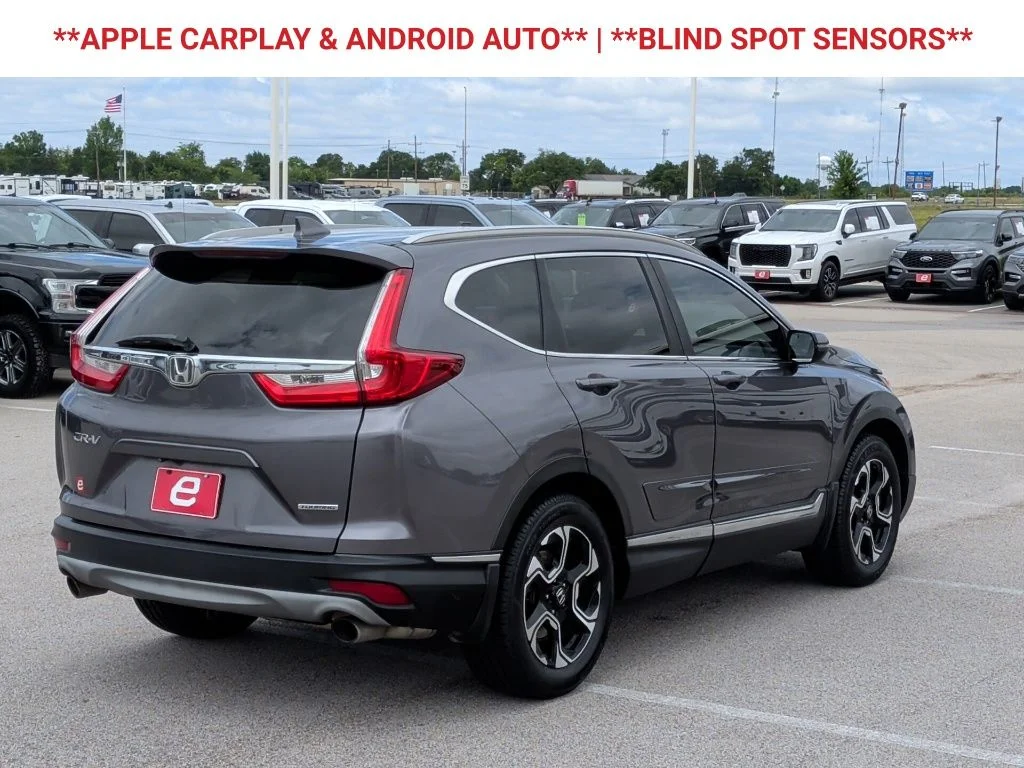 Used 2018 Lunar Silver Metallic Honda Touring image 7