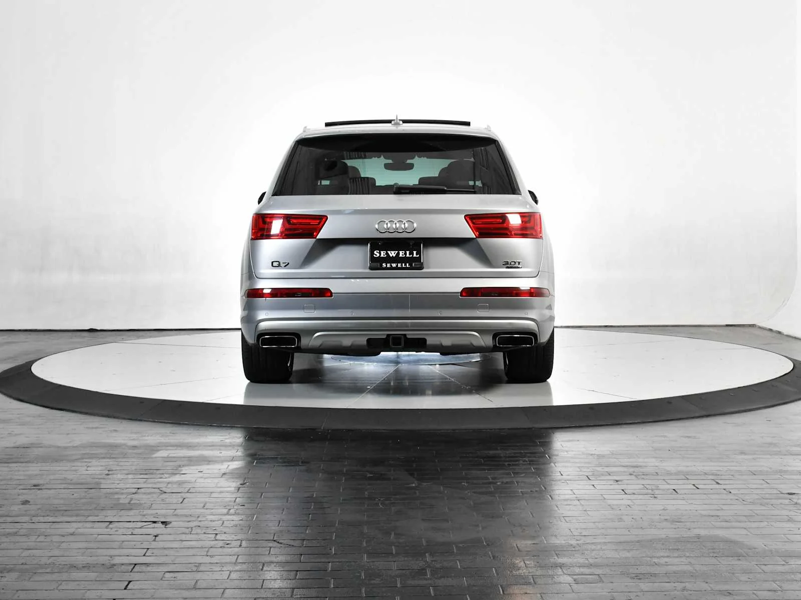 Used 2017 Florett Silver Metallic Audi Prestige image 5