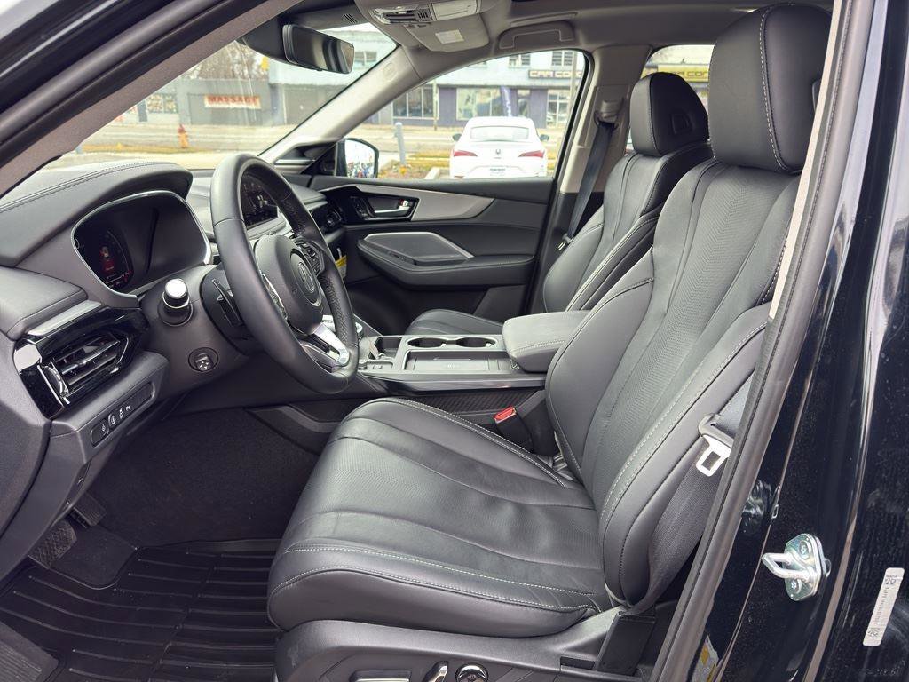Certified Used 2025 Majestic Black Pearl Acura w/Technology Package image 11