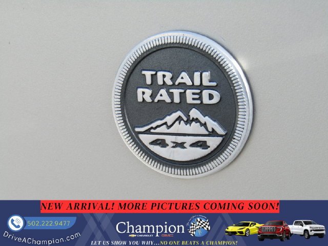Used 2012 Silver Jeep Unlimited Sahara image 7