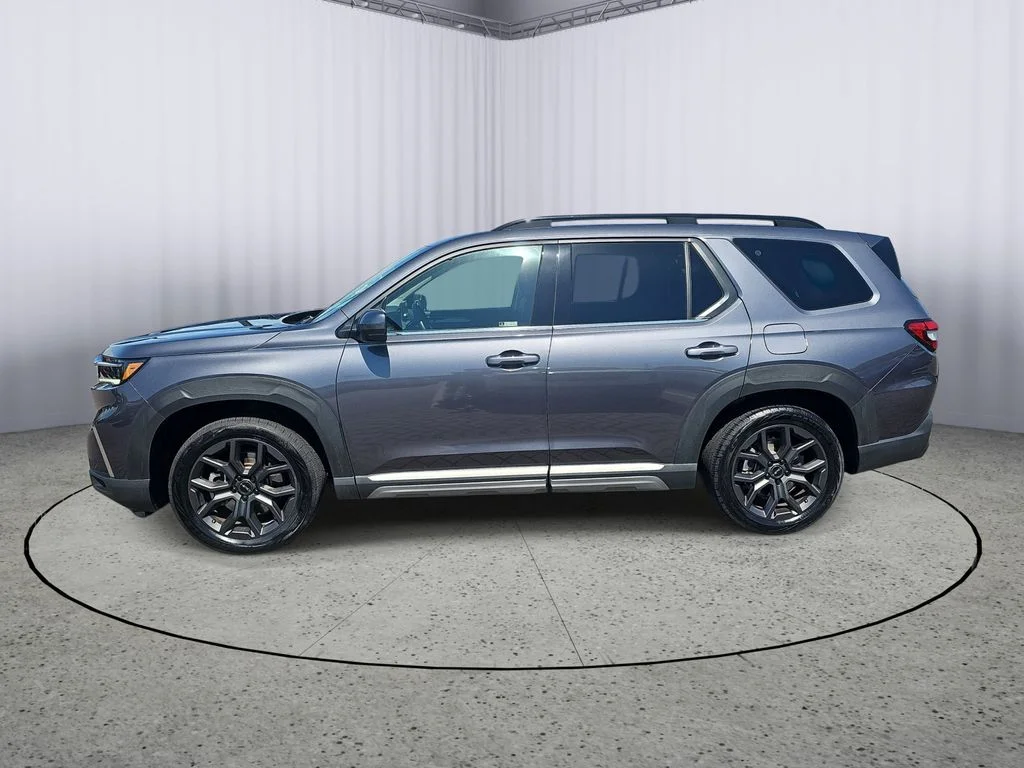 Used 2023  Honda Touring image 6