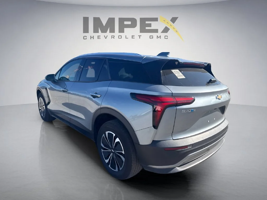Used 2024 Sterling Gray Metallic Chevrolet LT image 3