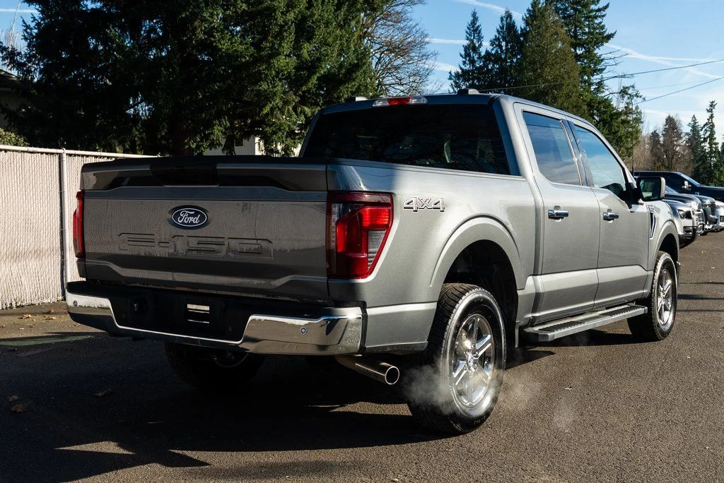 Used 2025 Gray Ford XLT image 6