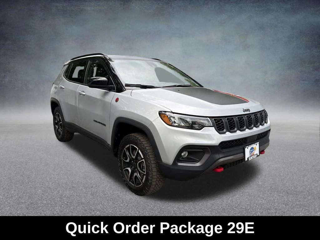 Used 2025 Silver Zynith Metallic Clearcoat Jeep Trailhawk image 9