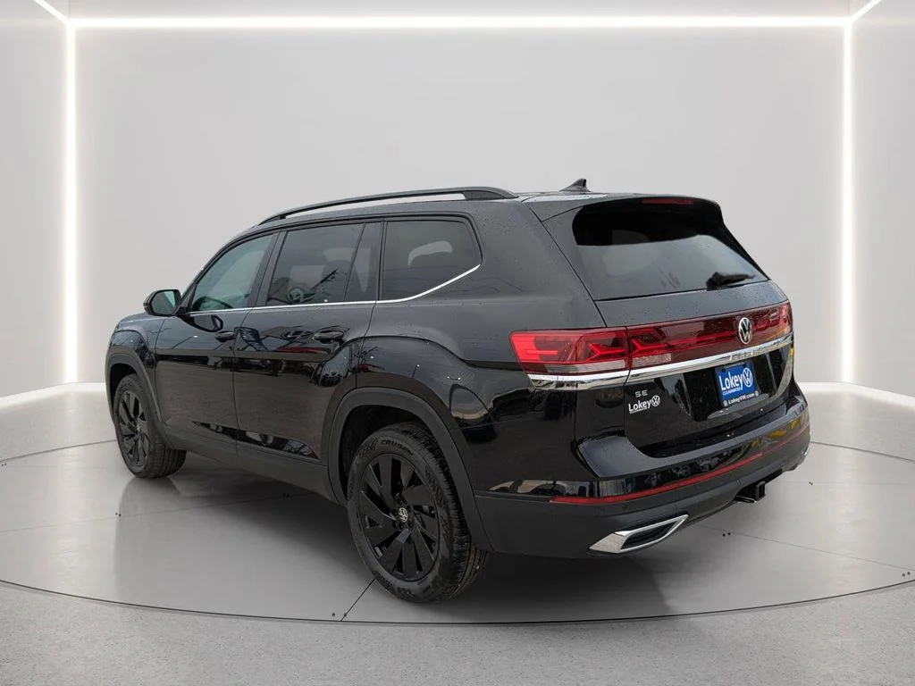 New 2026 Black Volkswagen 2.0T SE w/Technology image 4