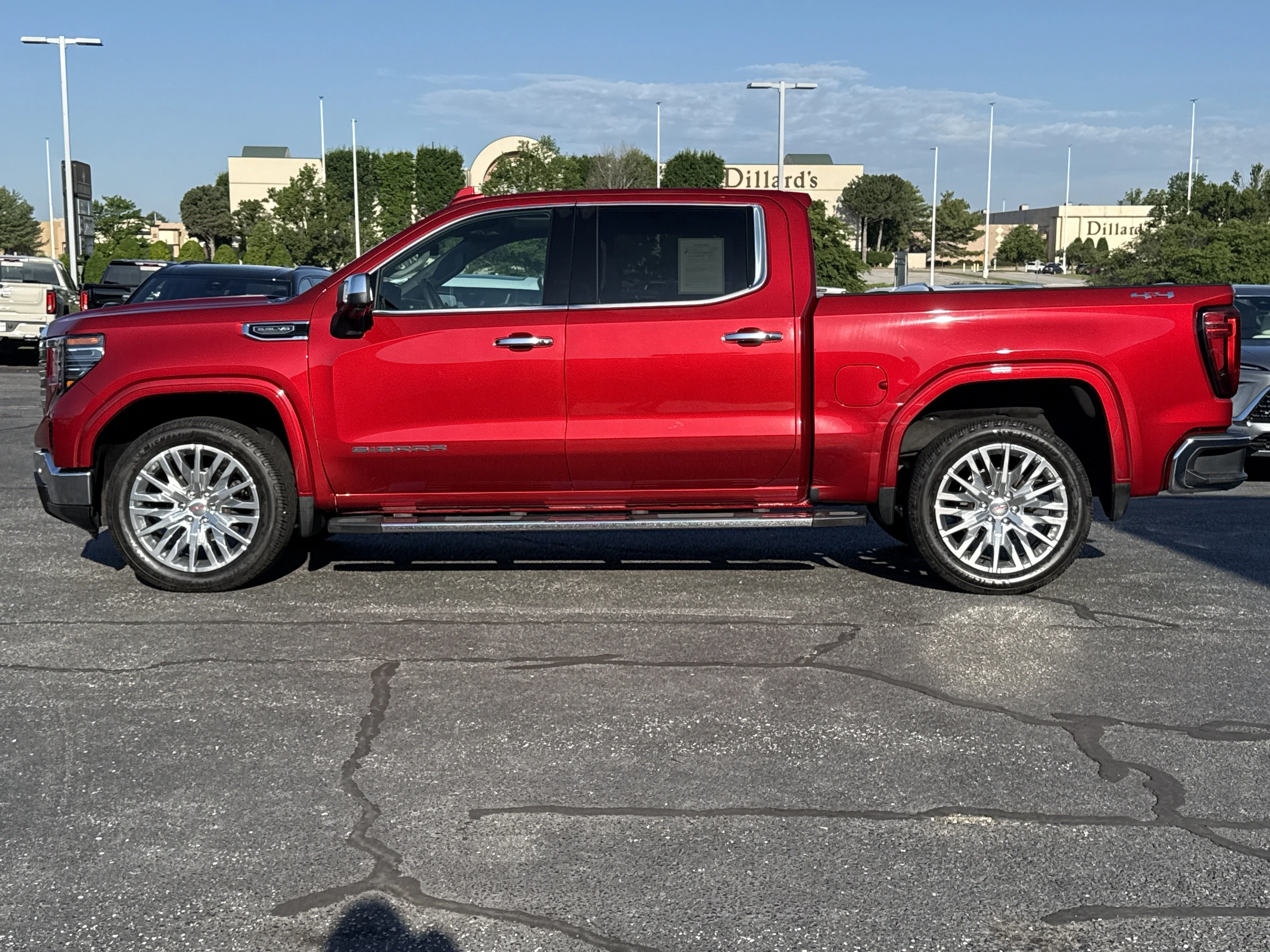 Used 2024 Volcanic Red Tintcoat GMC SLT 4WD image 12