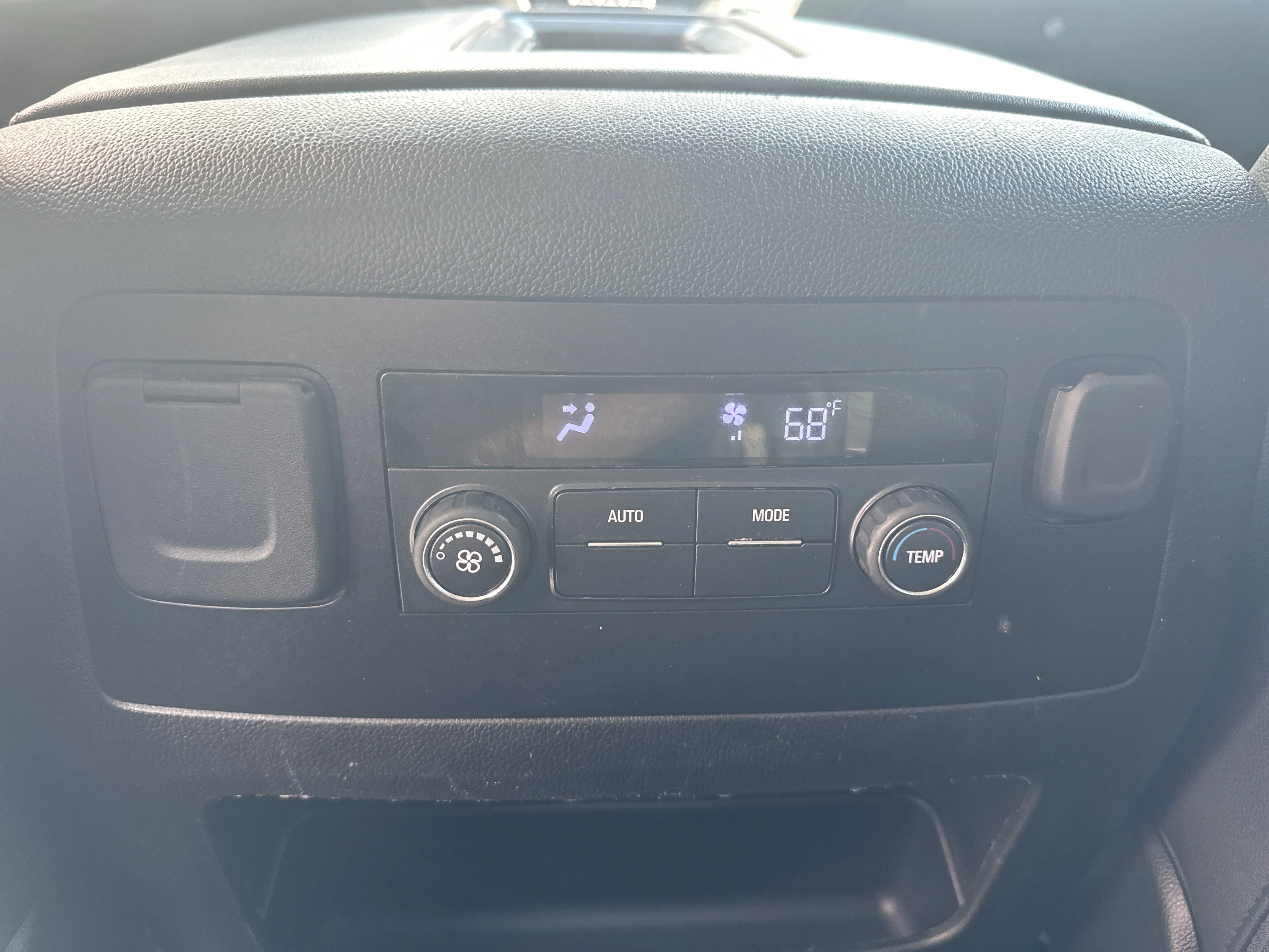 2020 Chevrolet Tahoe LT - Photo 23