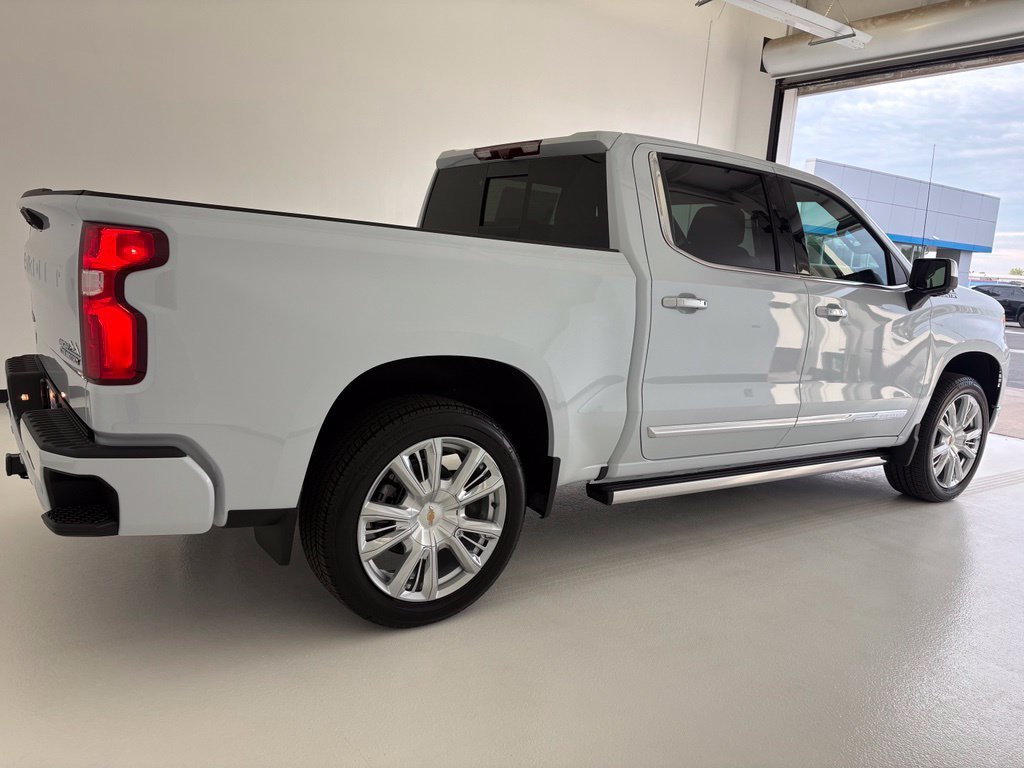 New 2026 Polar White Tricoat Chevrolet High Country image 22