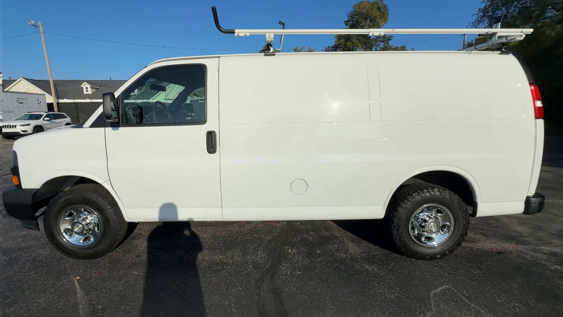 2022 Chevrolet Express Cargo Work Van - Photo 5