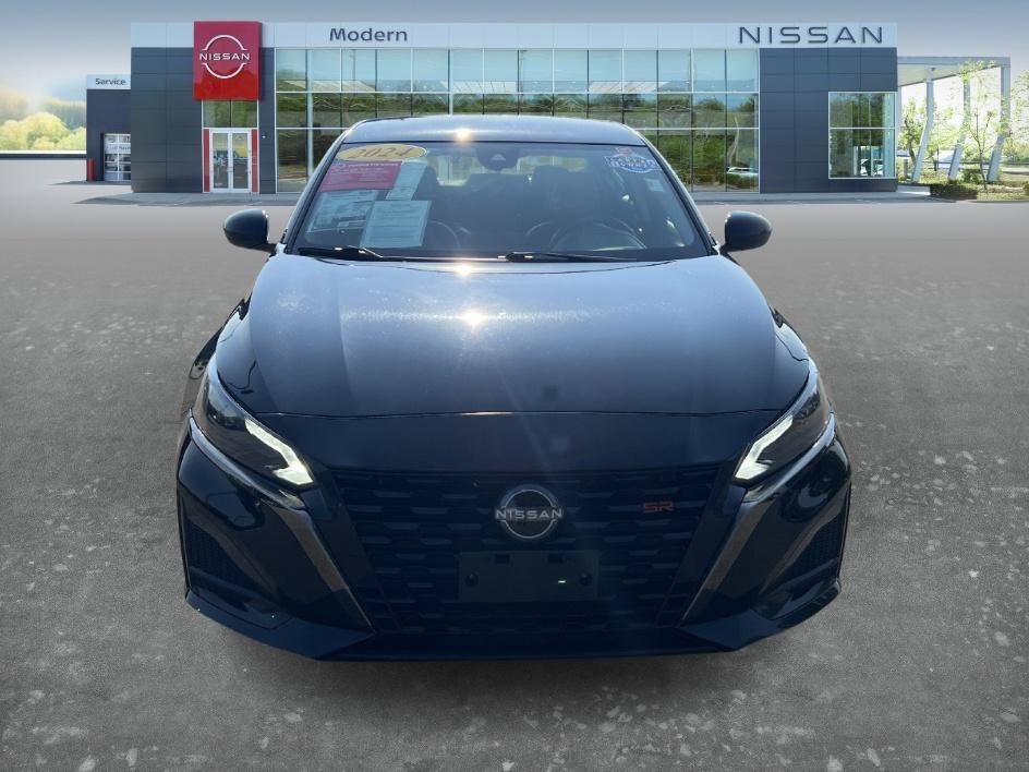 Certified Used 2024 Super Black Nissan 2.5 SR image 2