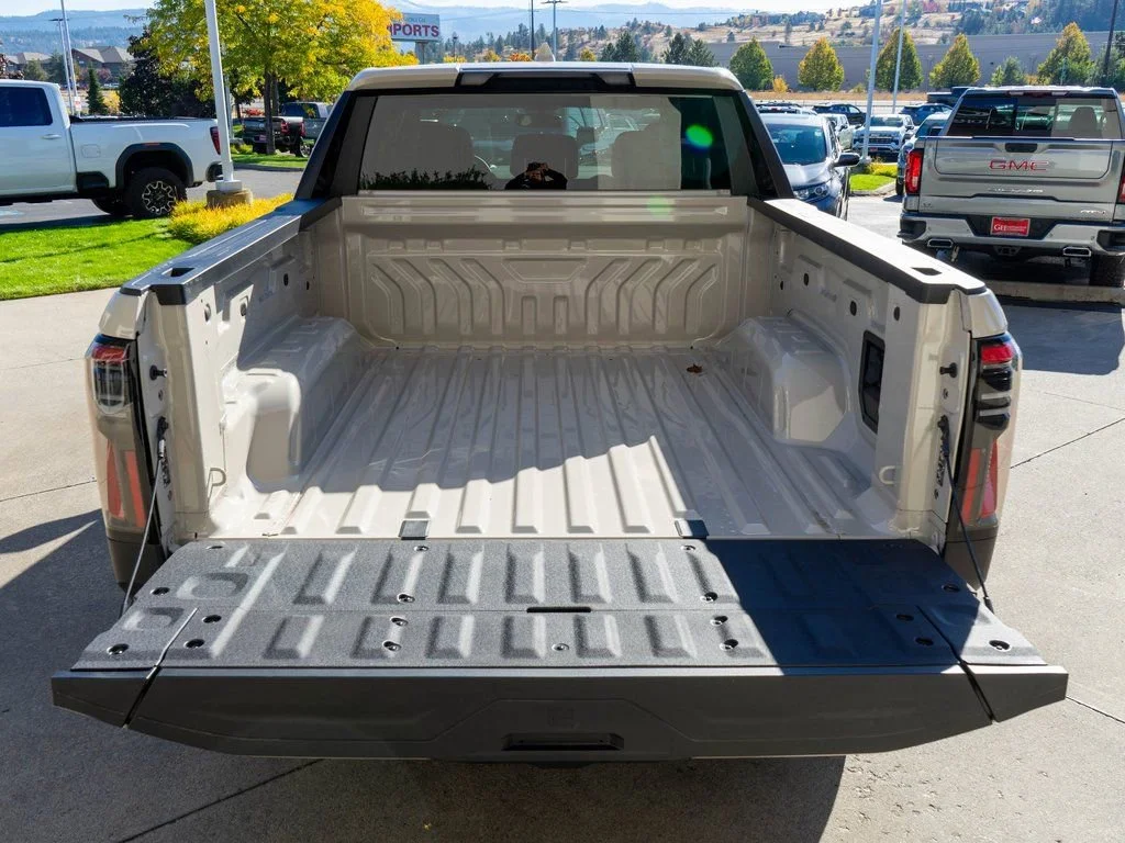 2026 GMC Sierra EV Elevation - Photo 30