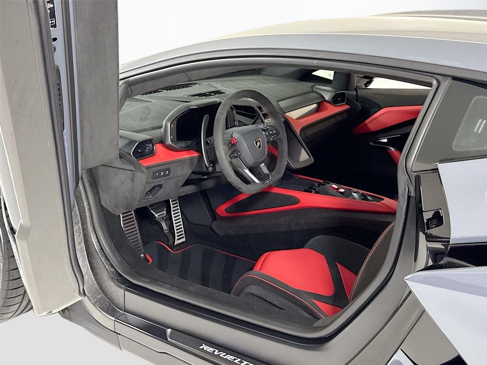 Used 2025 Grigio Telesto Metallic Lamborghini  image 12