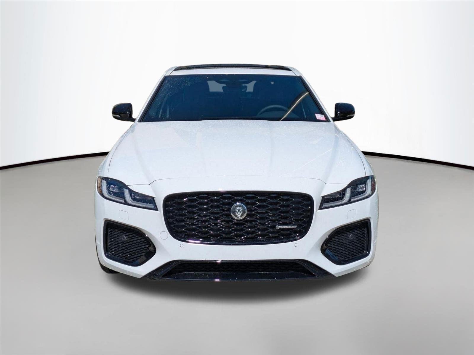 Used 2024 Fuji White Jaguar R-Dynamic SE image 2