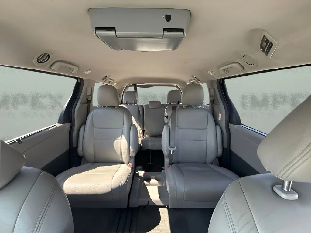 Used 2015 Silver Toyota LE image 6
