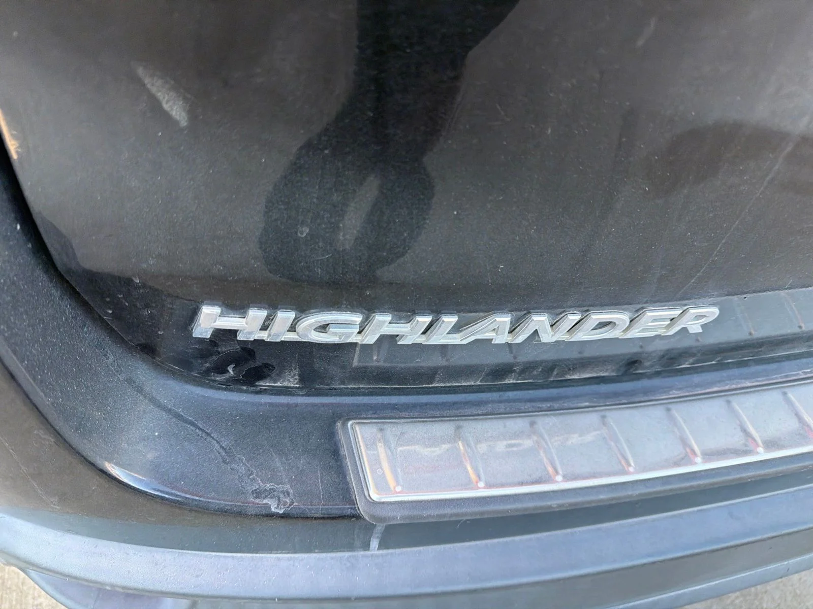 Used 2016 Black Toyota LE image 15