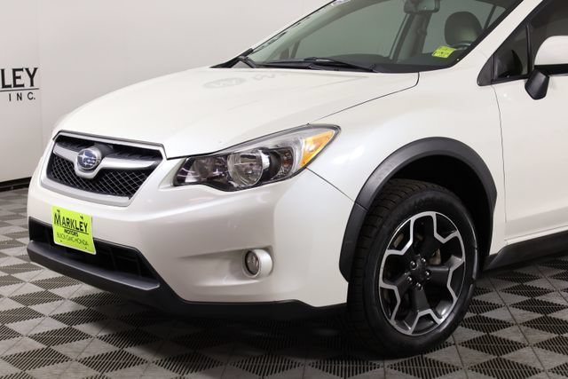 Used 2014 White Subaru 2.0i Limited image 37