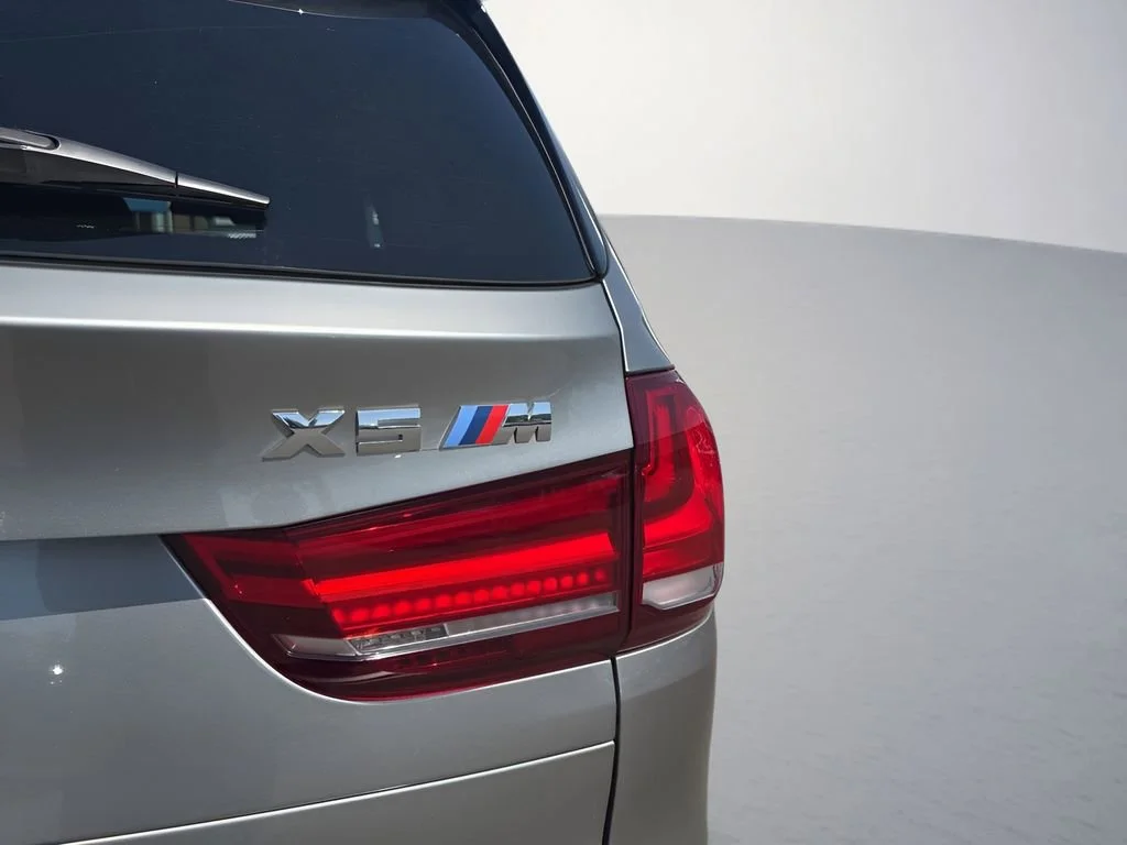 Used 2018  BMW  image 38