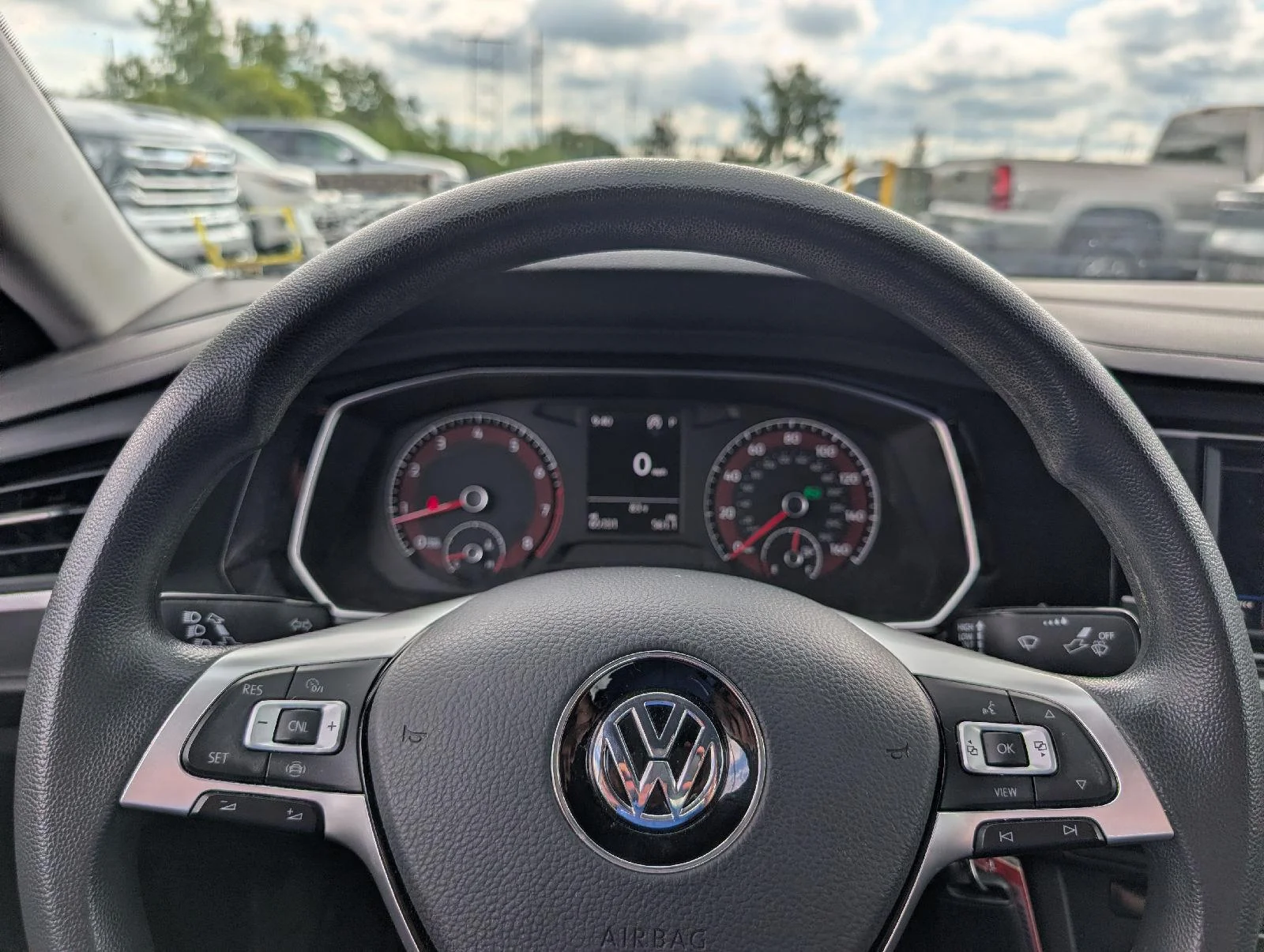 Used 2021  Volkswagen S image 10