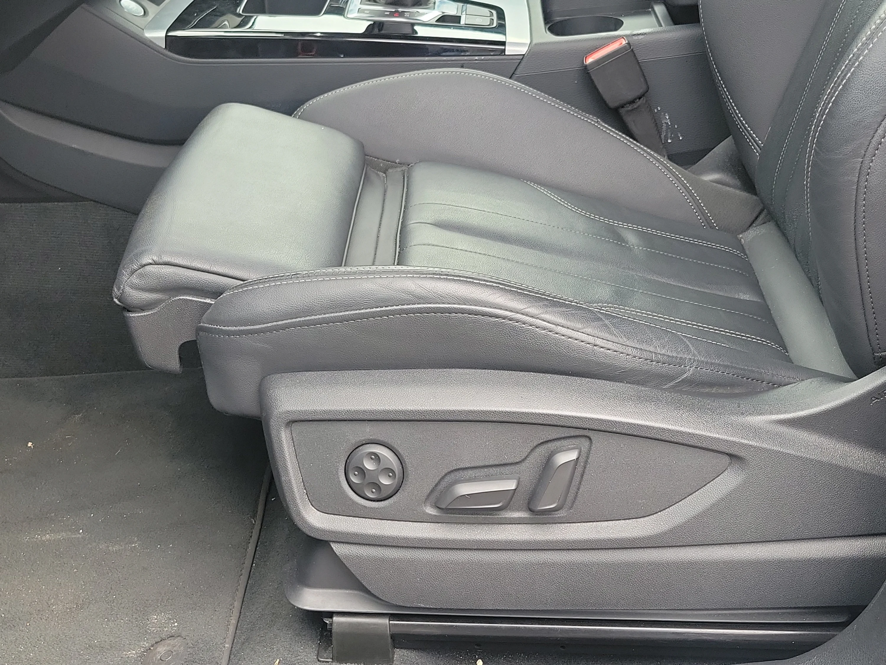Used 2025 Silver Audi S line Premium image 20