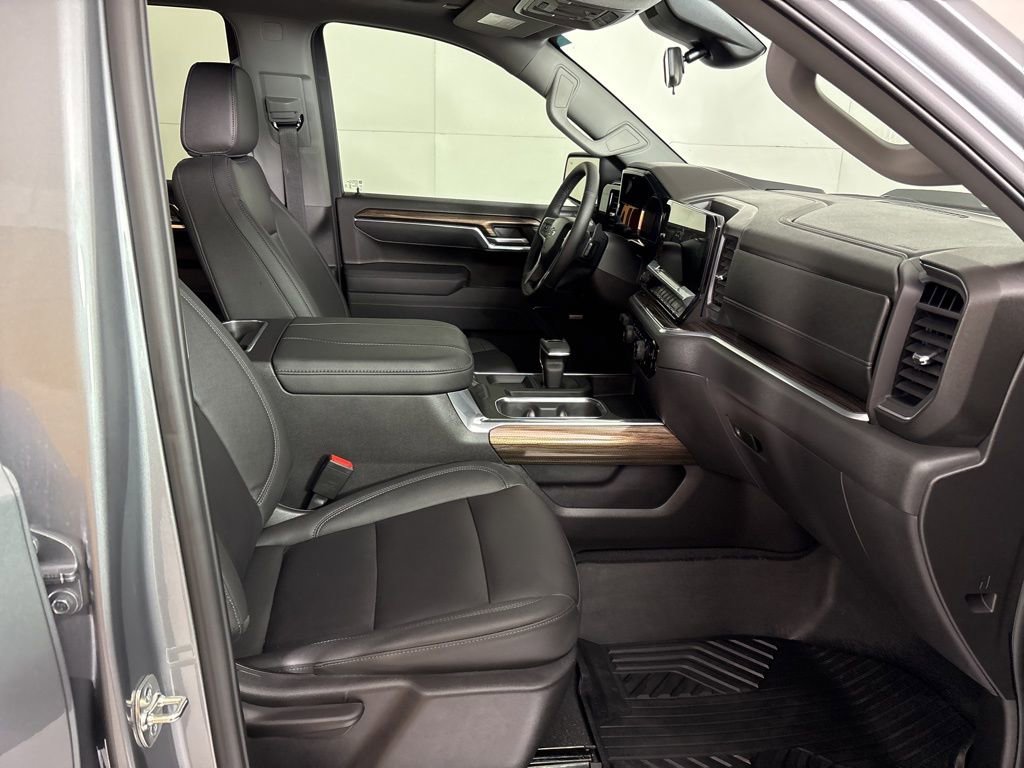 Used 2026 Sterling Gray Metallic Chevrolet LT Trail Boss image 18