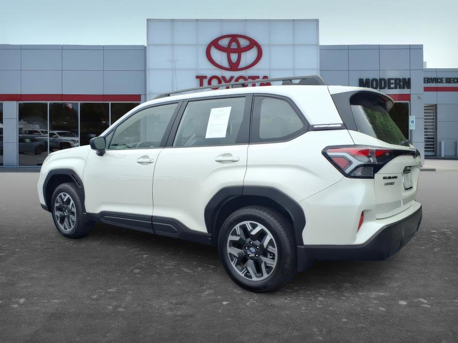 Used 2025 Crystal White Pearl Subaru Base image 3