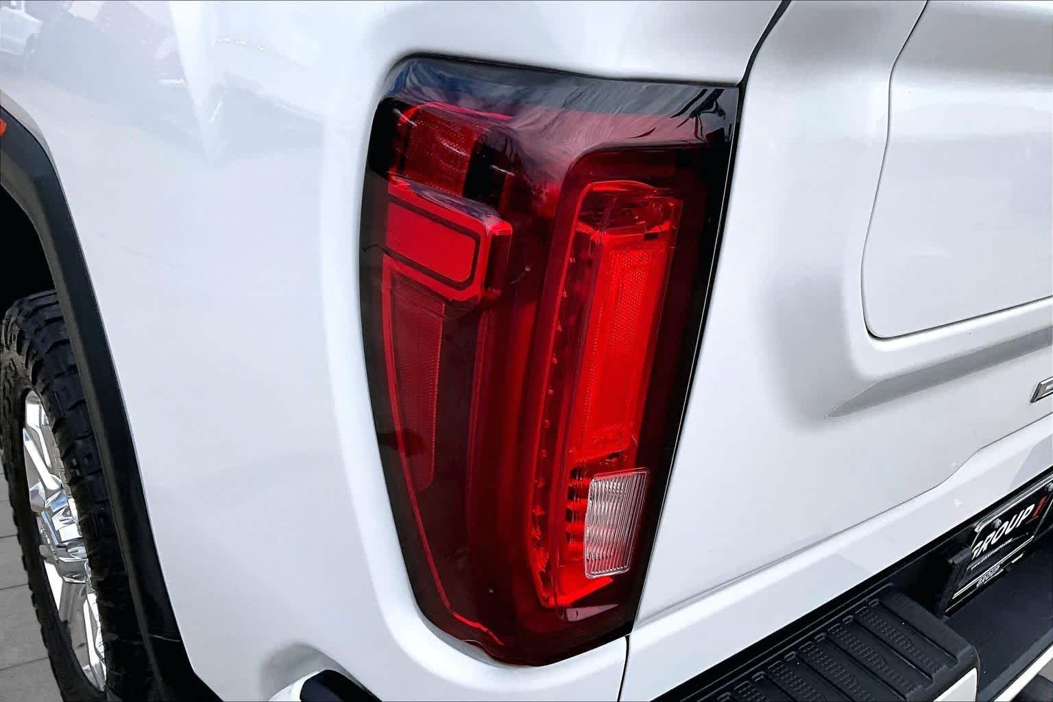 Used 2022 Summit White GMC Denali image 29