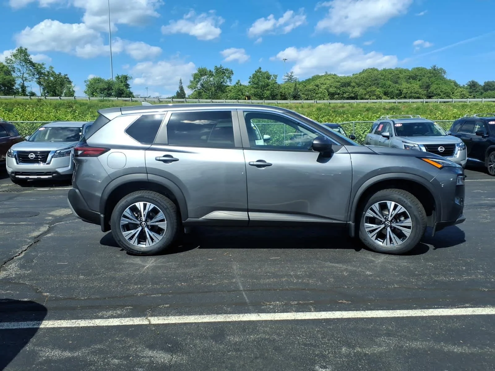 Certified Used 2023 Gun Metallic Nissan SV image 4