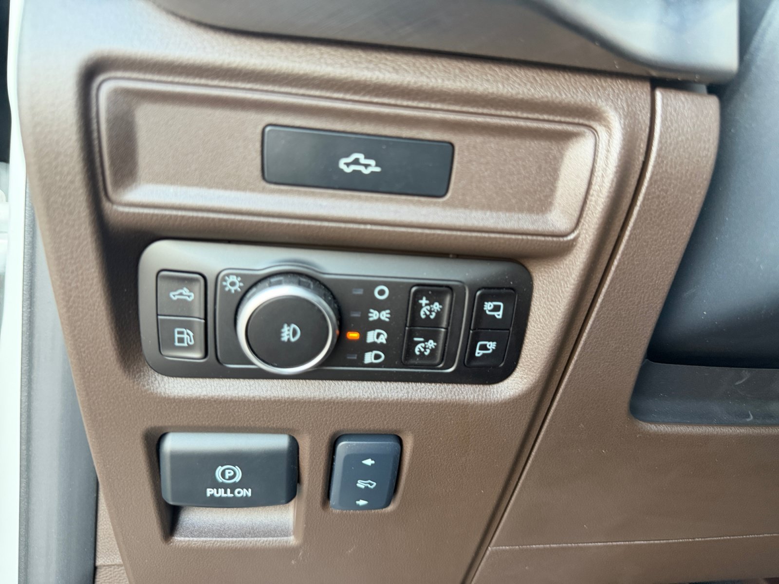 New 2026 Star White Metallic Tri-Coat Ford King Ranch image 25