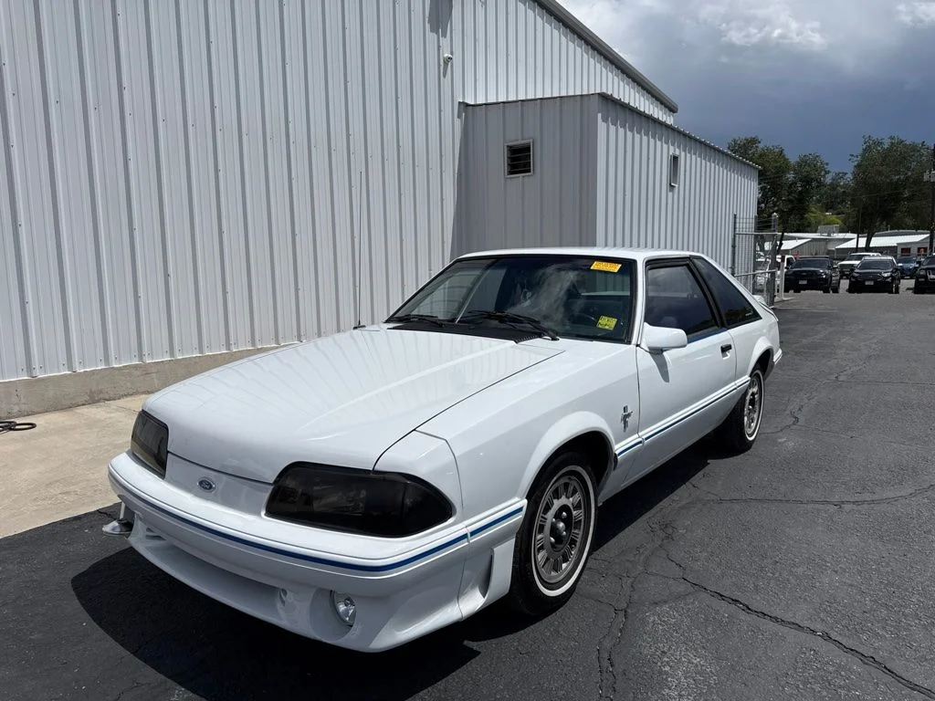 Used 1989 White Ford LX image 7
