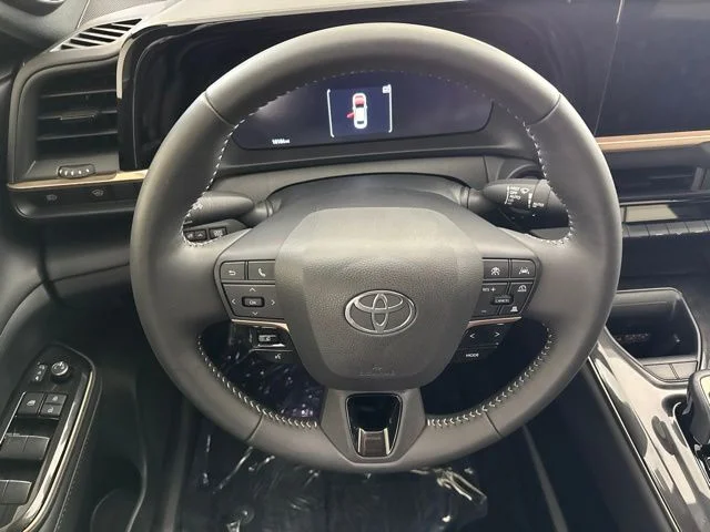 Used 2024  Toyota Limited image 28