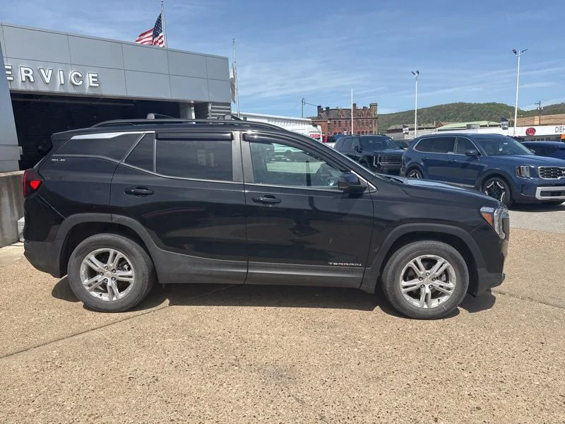Used 2022 Black GMC SLE image 6