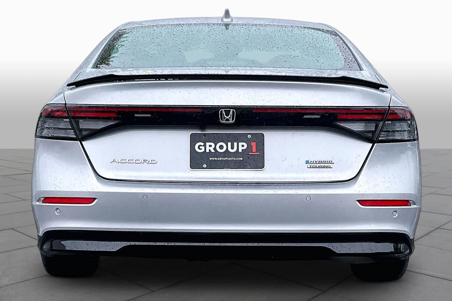 Used 2025 Solar Silver Metallic Honda Touring image 5