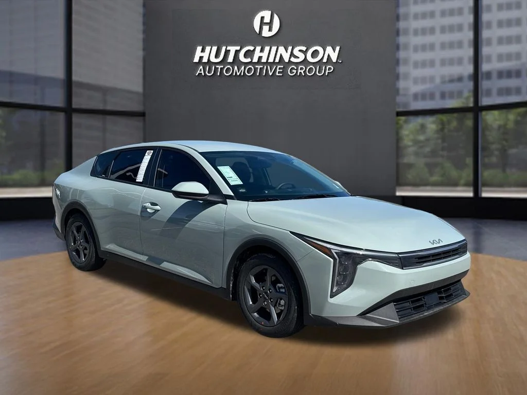 2026 Kia K4 LXS AT's photo