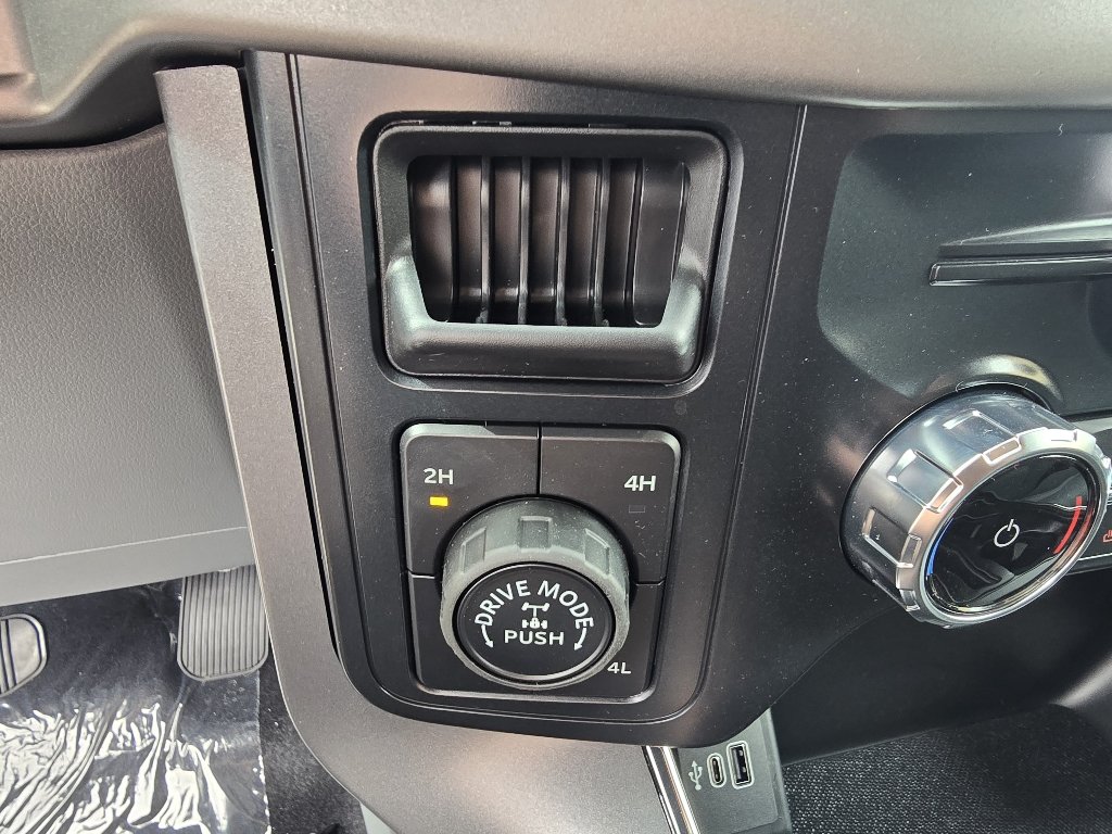 New 2026 Gray Ford 4X4 CREWCAB XLT image 20