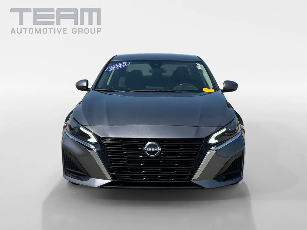 Used 2023 Gray Nissan 2.5 SV image 2