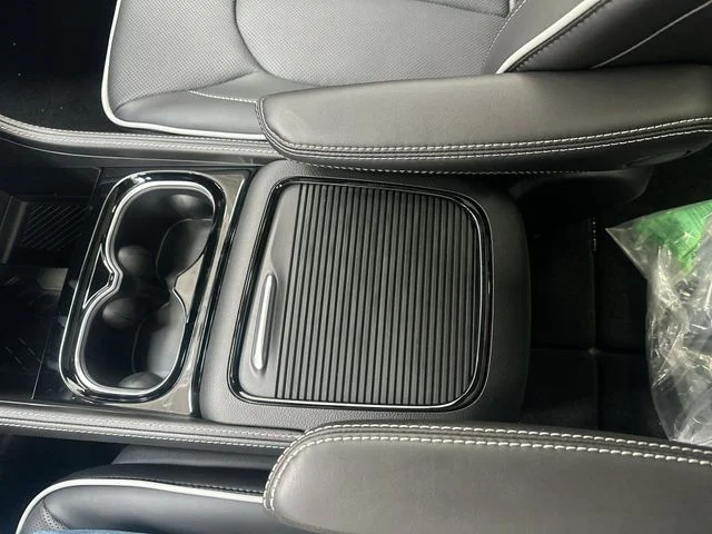 2026 Chrysler Pacifica Limited - Photo 24