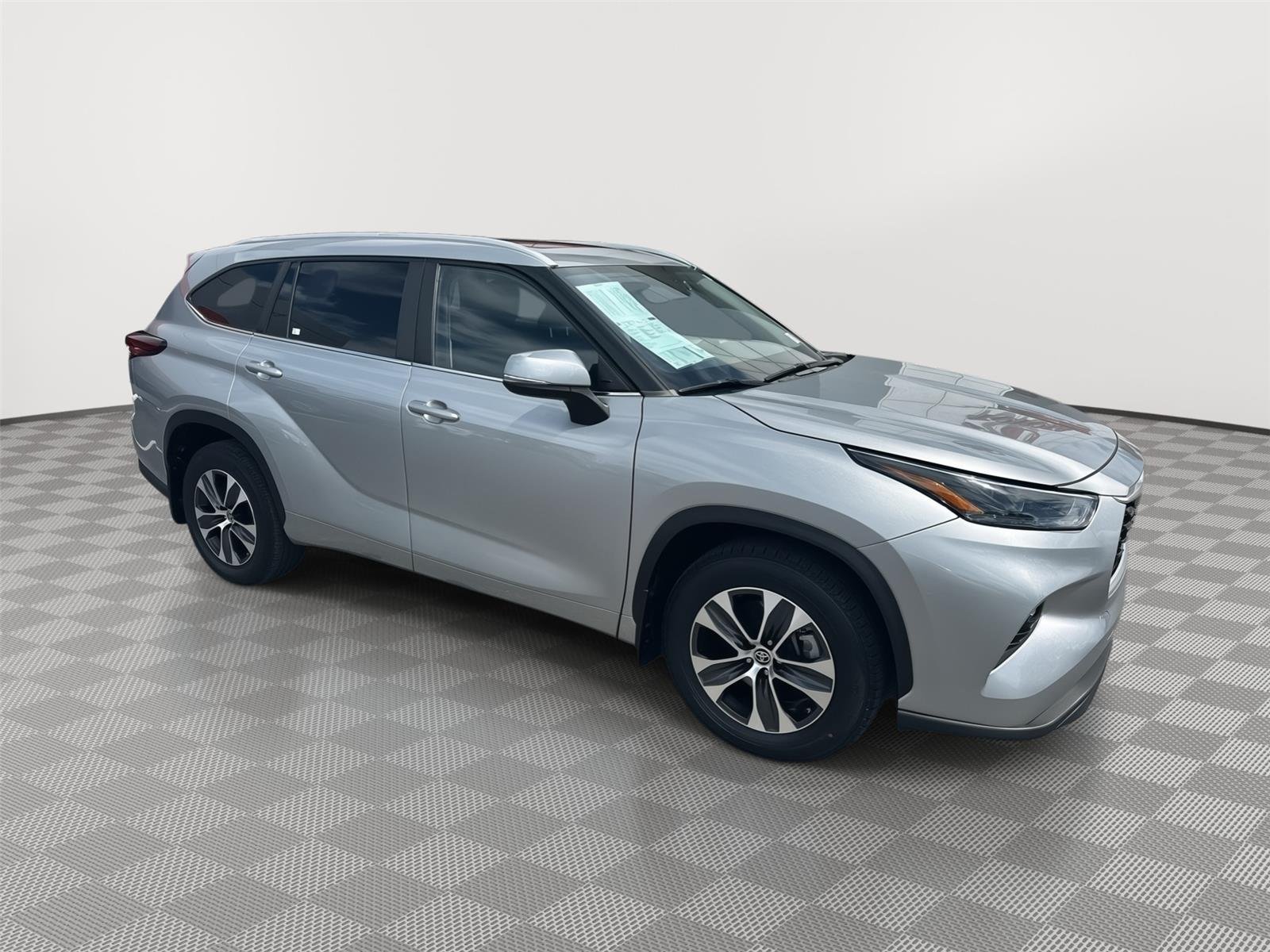 Used 2023 Celestial Silver Metallic Toyota XLE image 3