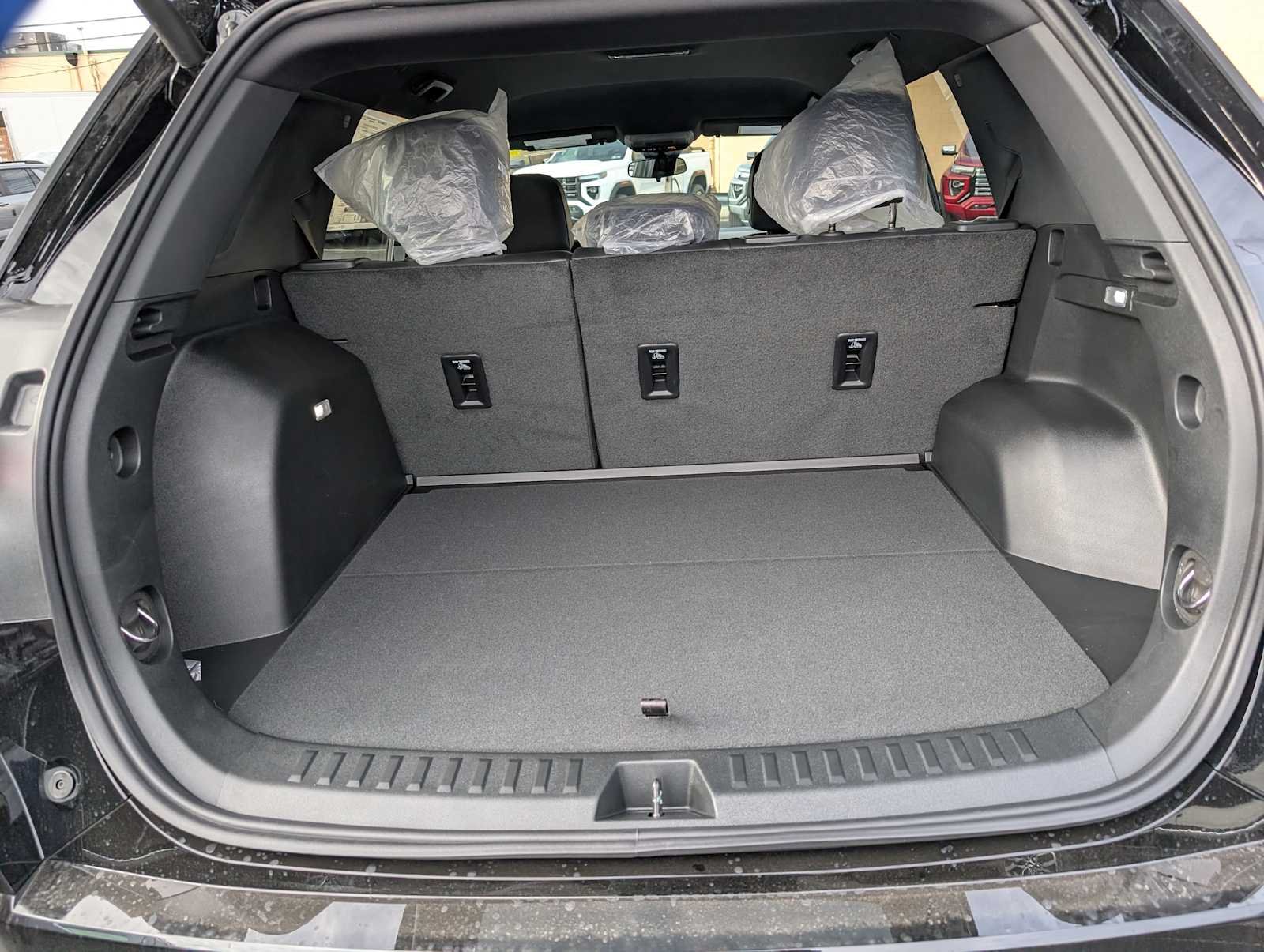 2026 GMC Terrain AT4 - Photo 8