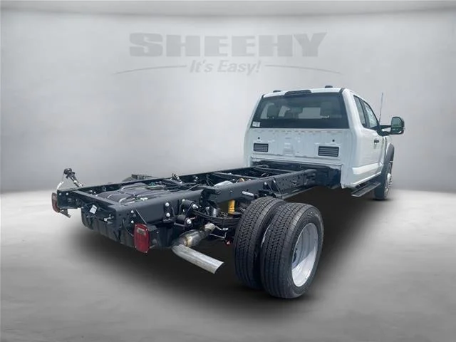 New 2026 Oxford White Ford F-450® XL image 5