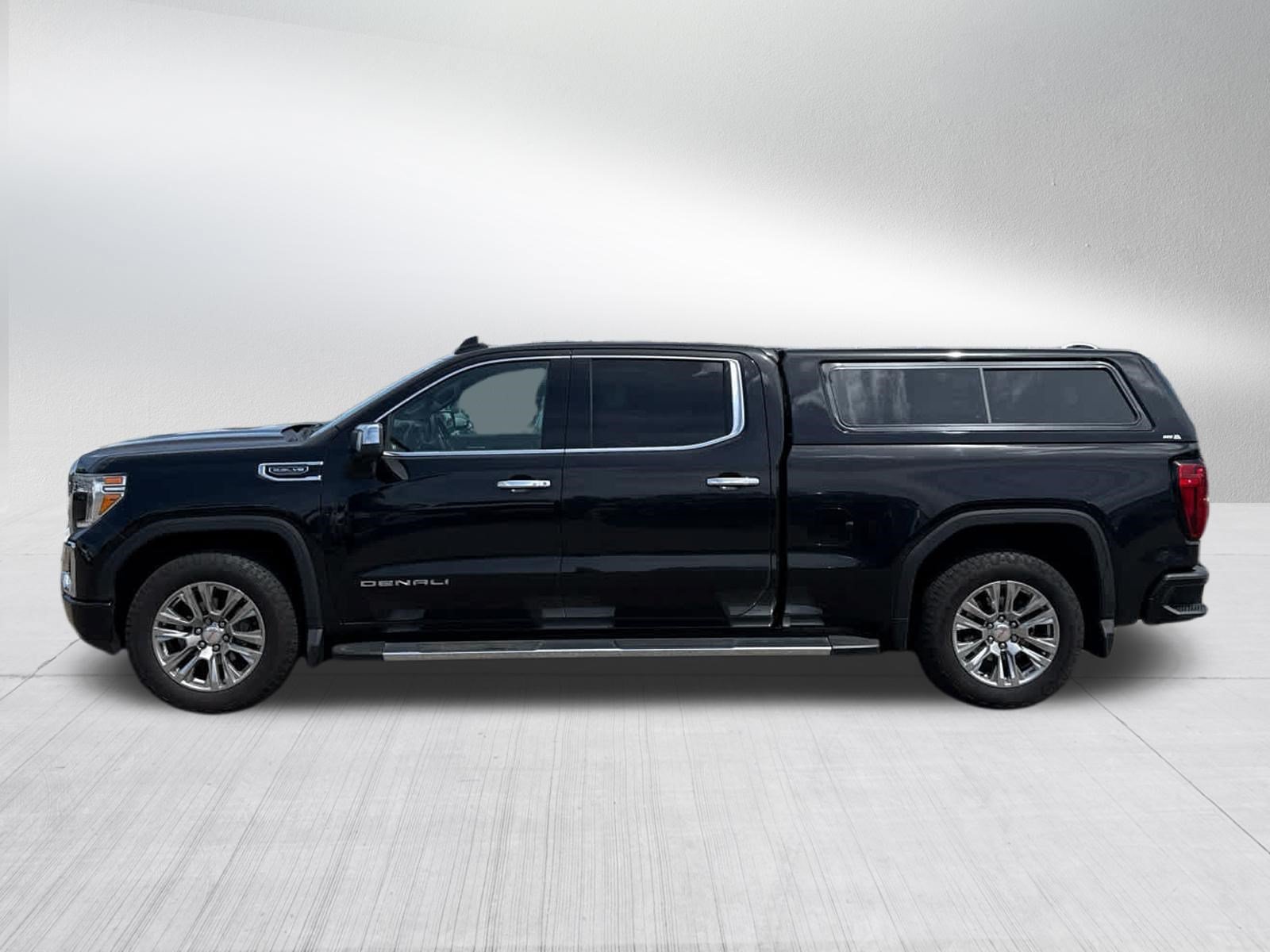 Used 2021 Black GMC Denali image 4