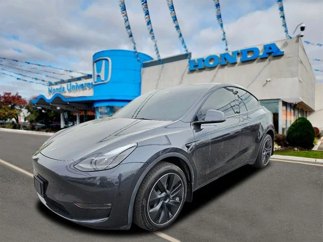2024 Tesla Model Y Long Range Dual Motor All-Wheel Drive's photo