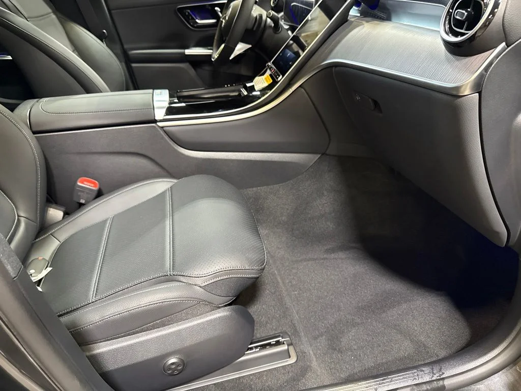 New 2027 Graphite Grey Metallic Mercedes-Benz GLC 300 image 40