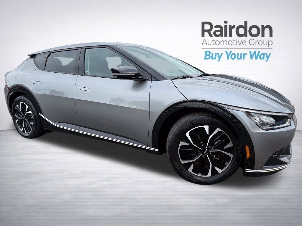 Certified Used 2023 Gray Kia Wind image 1