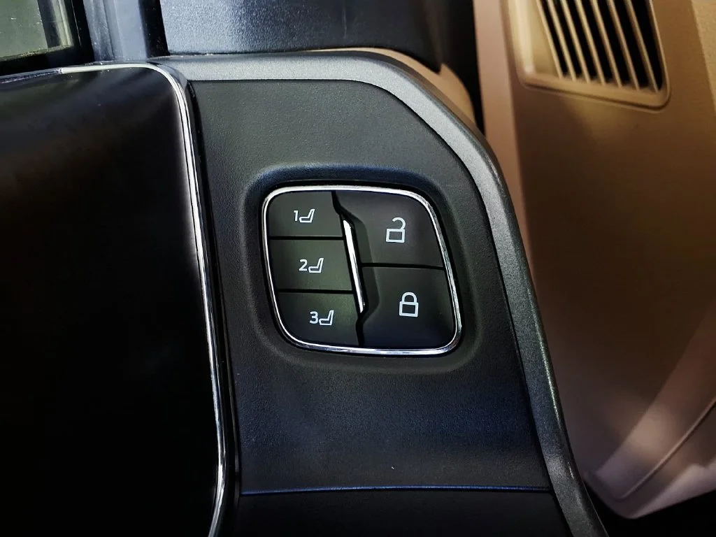 Used 2023 Black Ford Lariat image 18