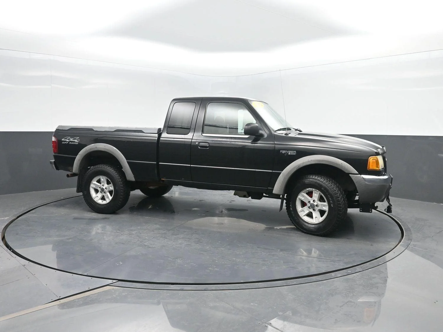 Used 2002  FORD  image 3