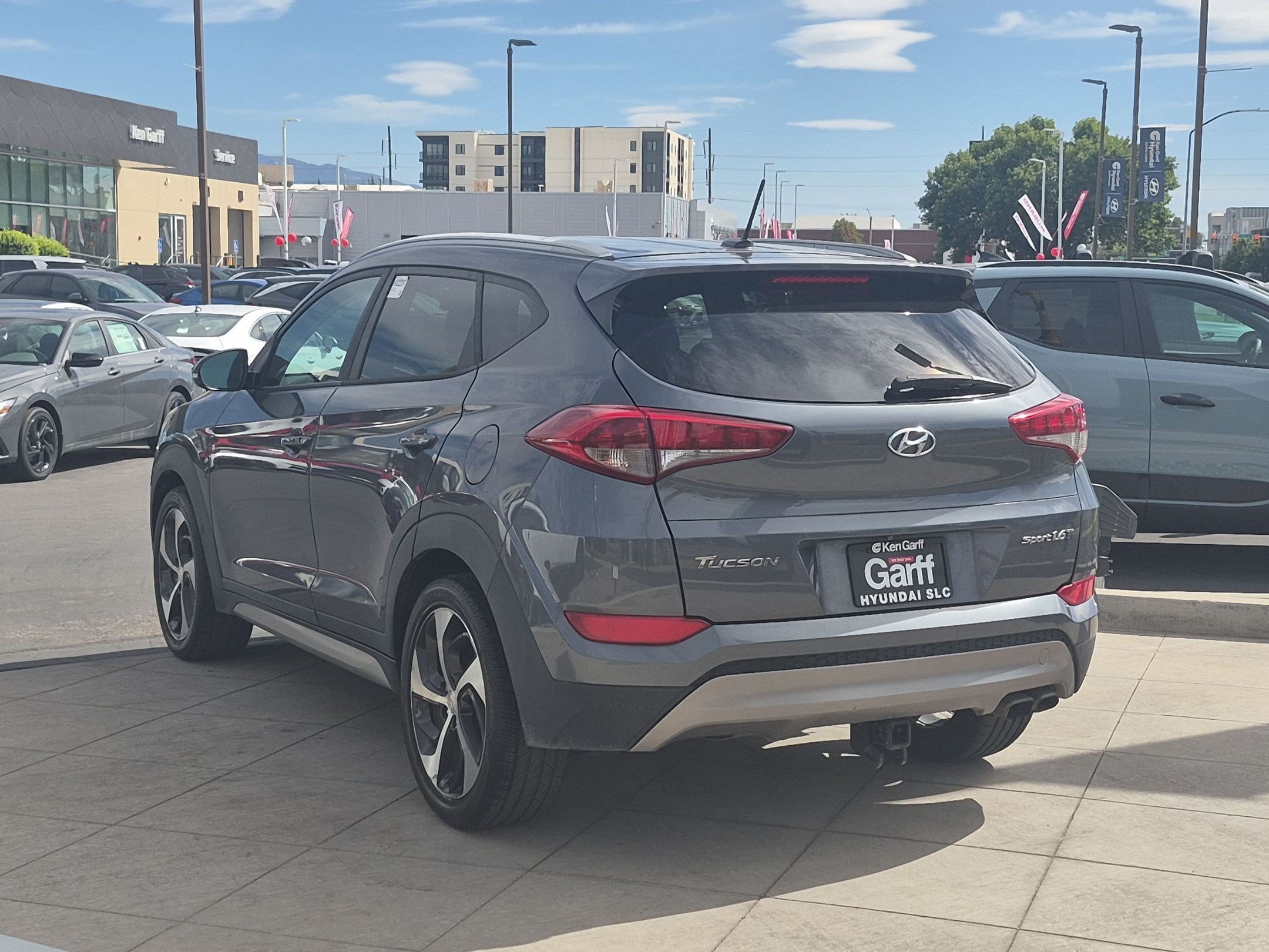 Used 2017 Coliseum Gray Hyundai Sport image 5