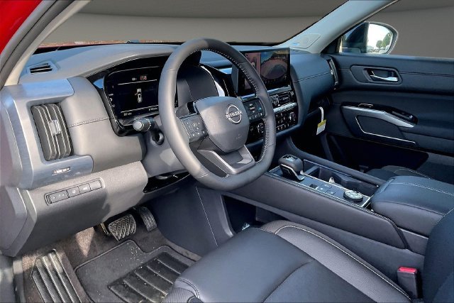 New 2026 Red Nissan SL image 7
