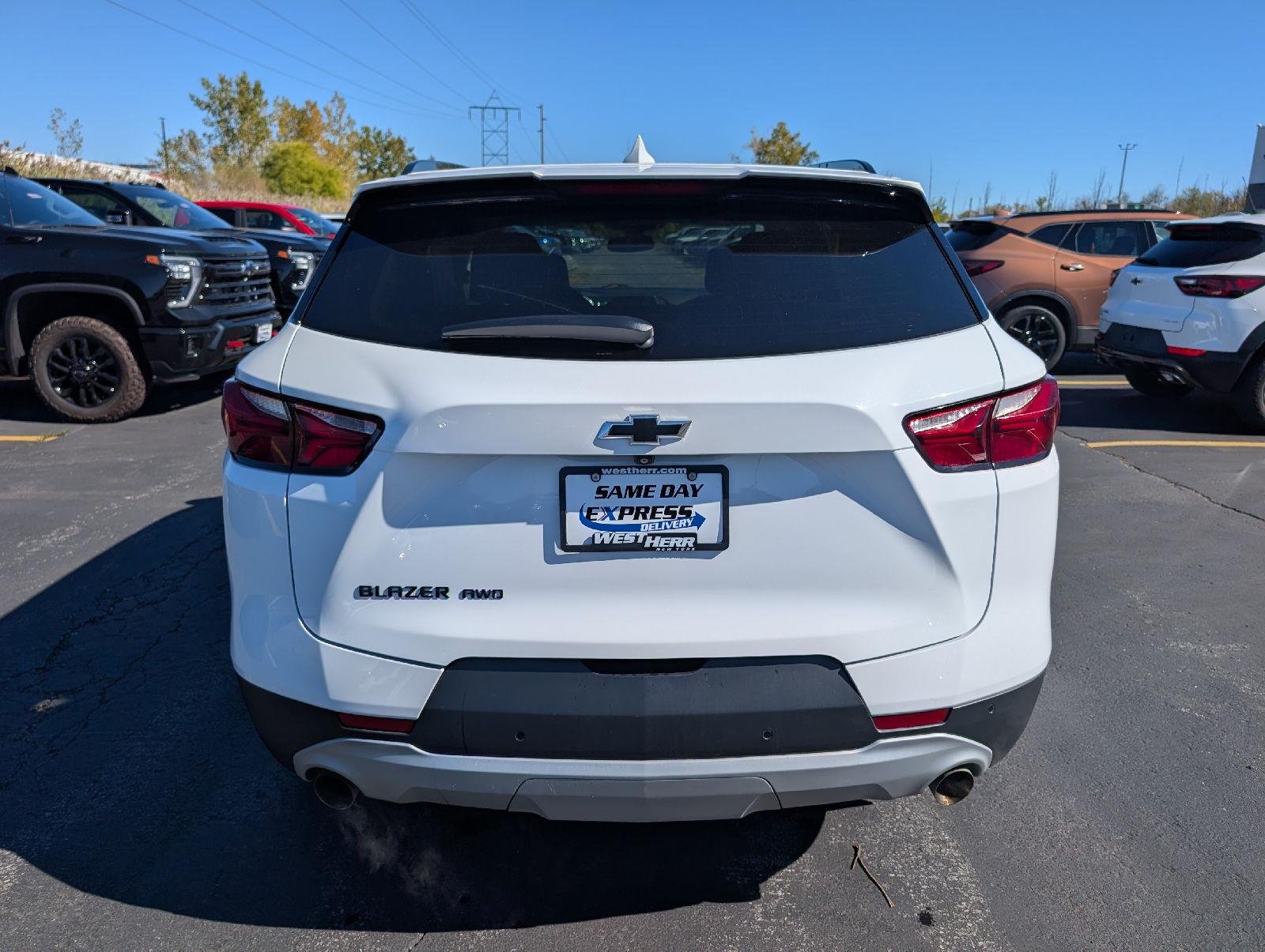 Used 2021 Summit White Chevrolet LT image 8