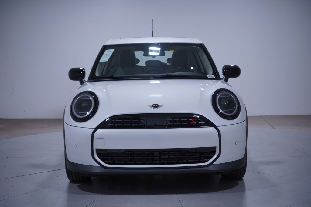 Used 2026 Nanuq White Metallic MINI Signature Plus image 4