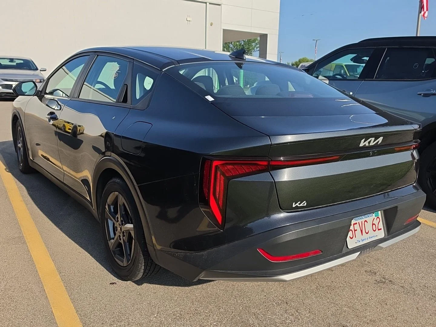 Used 2025 Interstellar Gray Kia LXS image 4